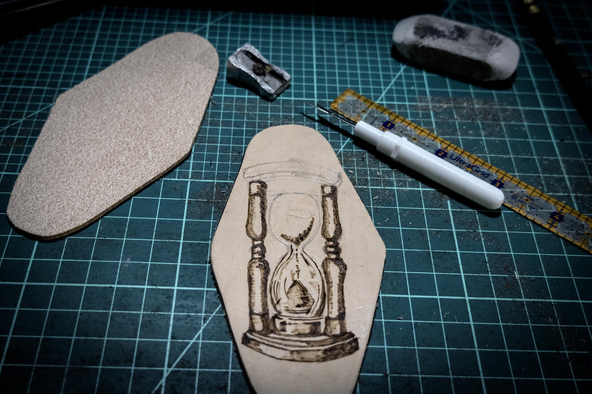 Hand-Burned Leather Hourglass Keychain, Purse Charm, Pyrography Key Fob, Retro Motel Style Sealed Leather Key Ring, Dark Academia Gift